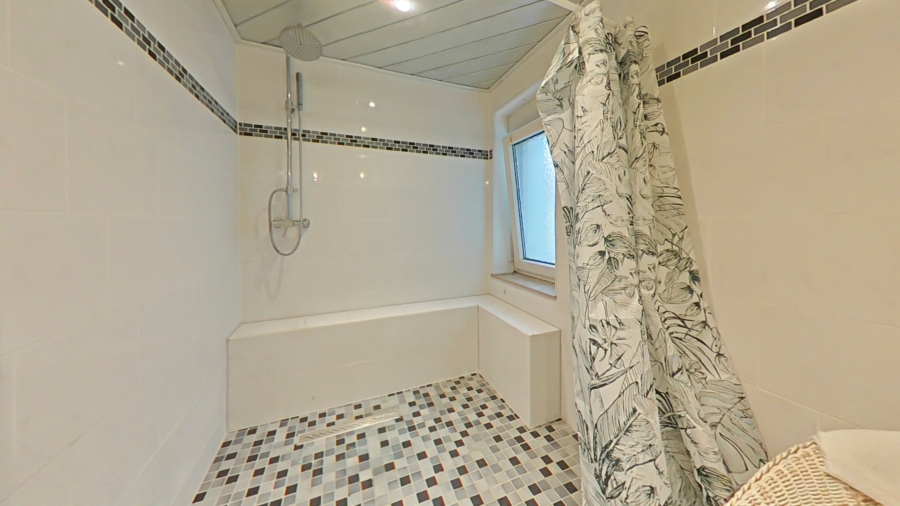 Badezimmer OG Ansicht 2